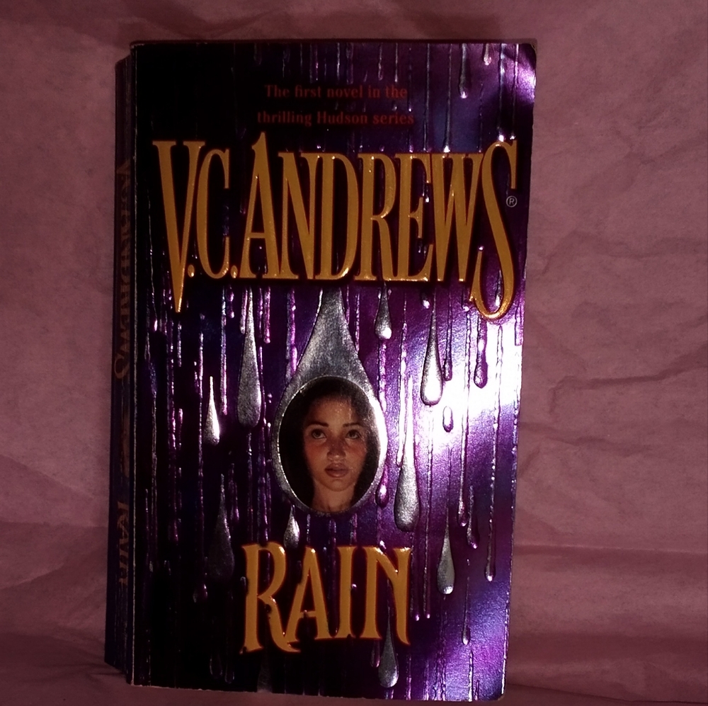 Paperback Book VC Andrews-Rain